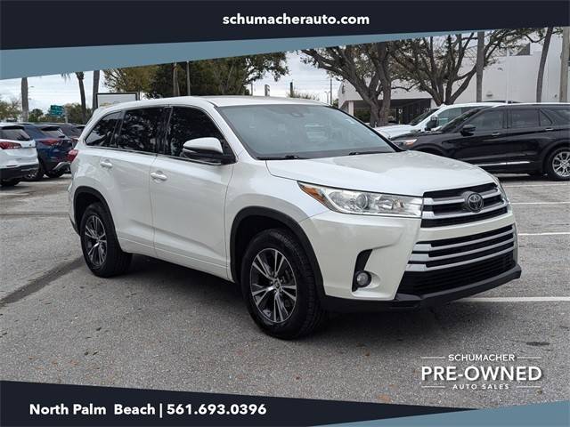 2018 Toyota Highlander LE Plus FWD photo