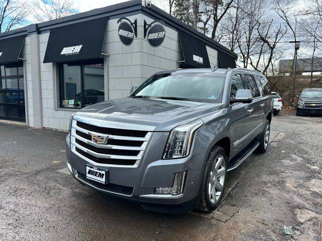 2019 Cadillac Escalade ESV Luxury 4WD photo