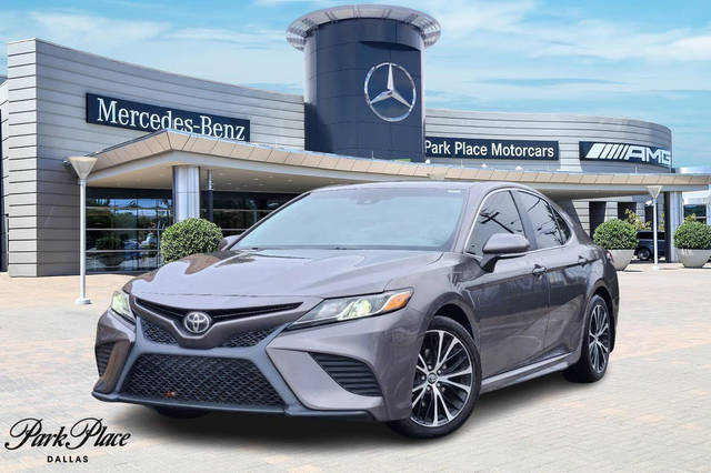 2018 Toyota Camry SE FWD photo