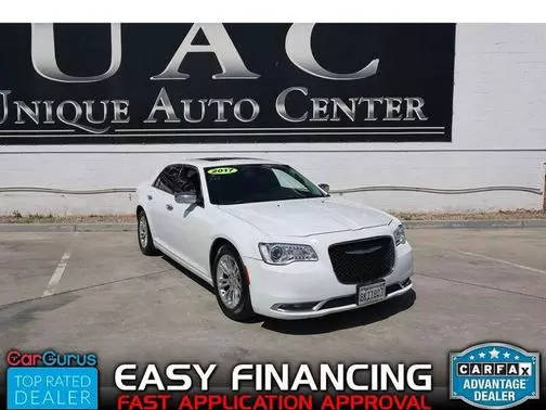 2017 Chrysler 300 300C RWD photo