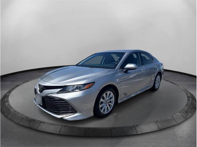 2018 Toyota Camry LE FWD photo