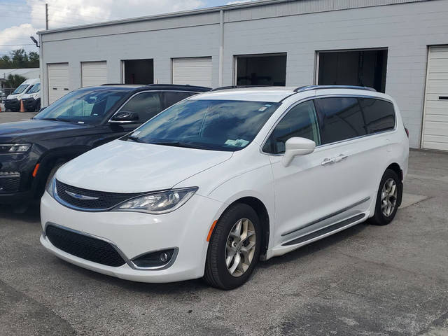 2019 Chrysler Pacifica Minivan Touring L Plus FWD photo