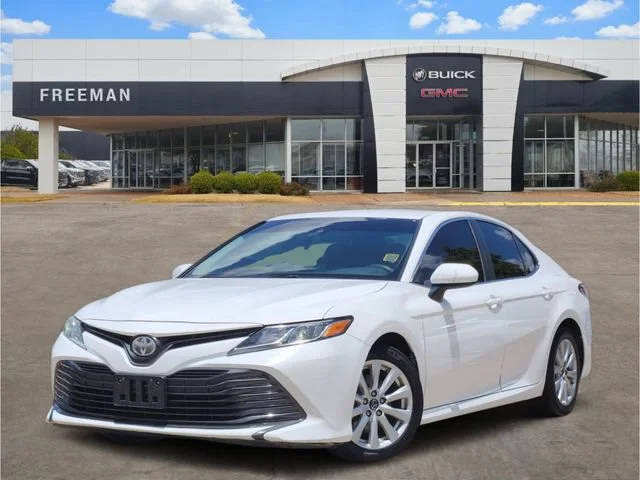 2018 Toyota Camry LE FWD photo