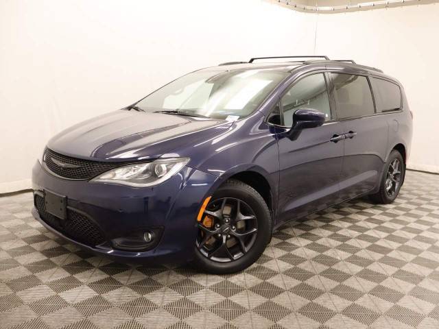 2019 Chrysler Pacifica Minivan Touring L Plus FWD photo