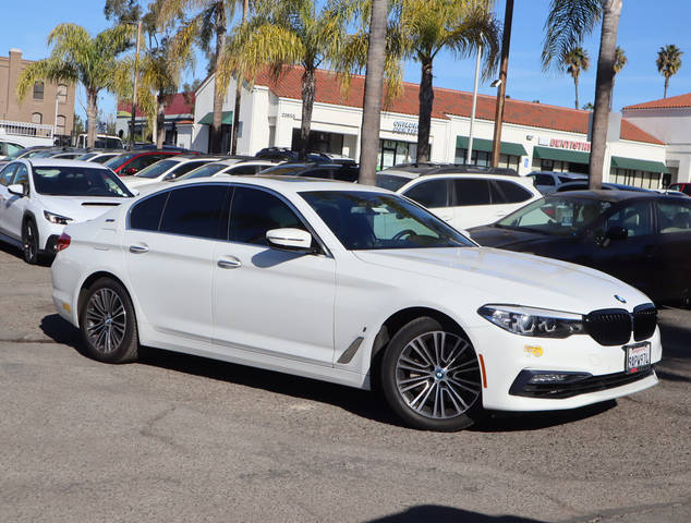 2018 BMW 5 Series 530e iPerformance RWD photo