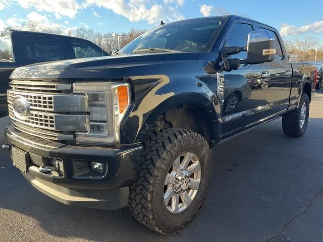 2019 Ford F-250 Super Duty Platinum 4WD photo