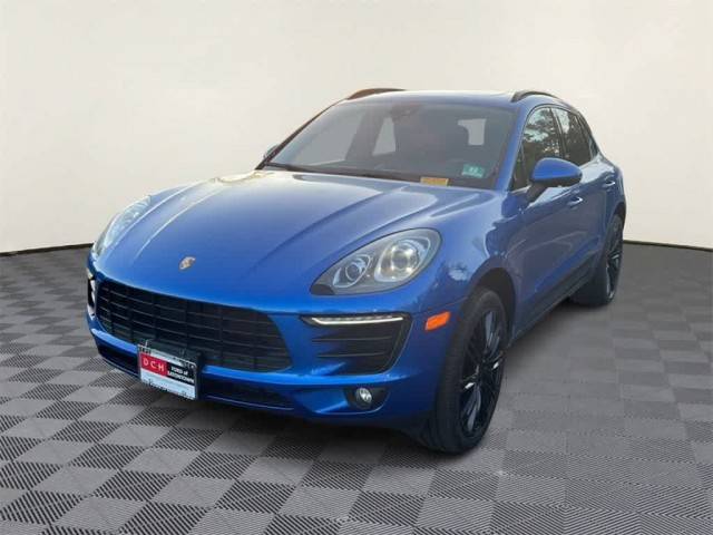 2018 Porsche Macan  AWD photo