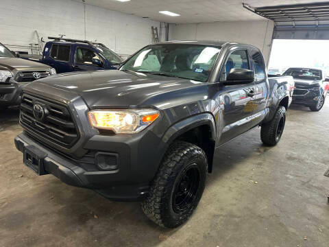 2018 Toyota Tacoma SR 4WD photo