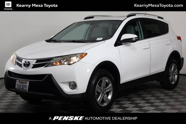2015 Toyota RAV4 XLE FWD photo