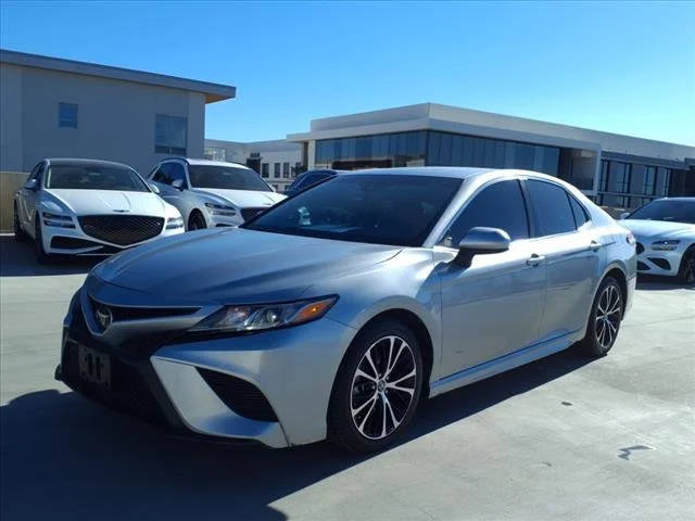 2018 Toyota Camry SE FWD photo