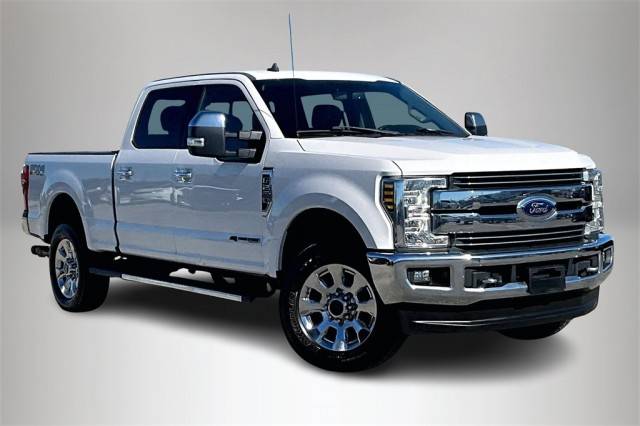 2019 Ford F-250 Super Duty LARIAT 4WD photo