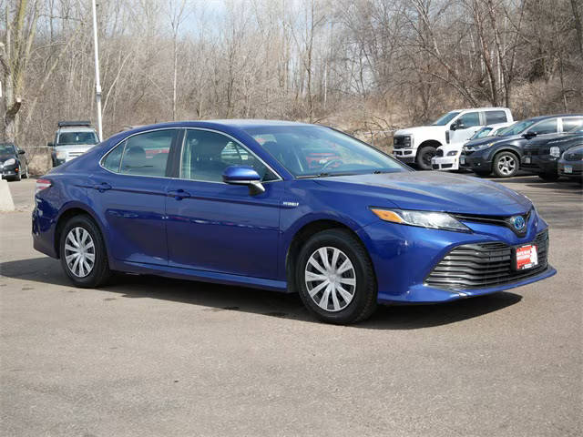 2018 Toyota Camry Hybrid LE FWD photo