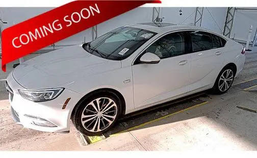 2018 Buick Regal Sportback Essence AWD photo