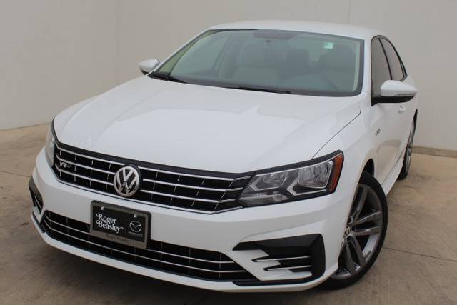 2018 Volkswagen Passat R-Line FWD photo