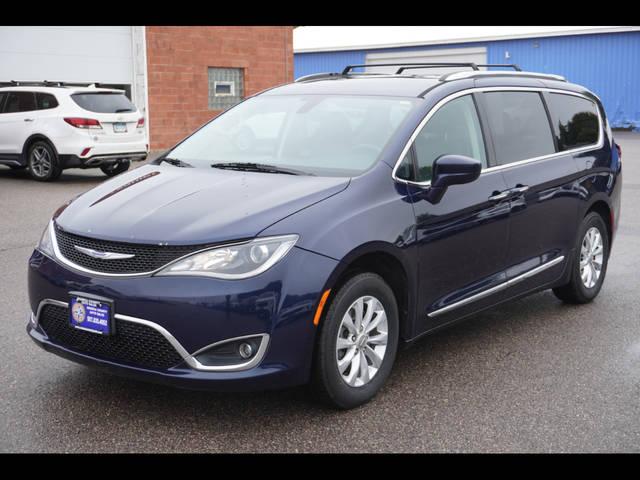 2019 Chrysler Pacifica Minivan Touring L FWD photo