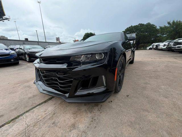 2018 Chevrolet Camaro 1LT RWD photo