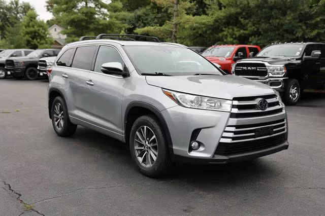 2018 Toyota Highlander XLE AWD photo