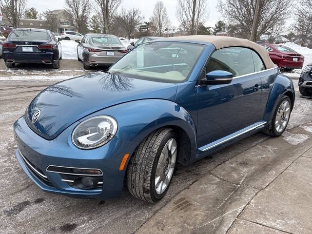 2018 Volkswagen Beetle SE FWD photo