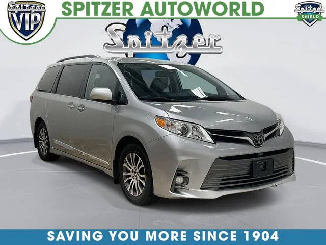 2019 Toyota Sienna XLE FWD photo