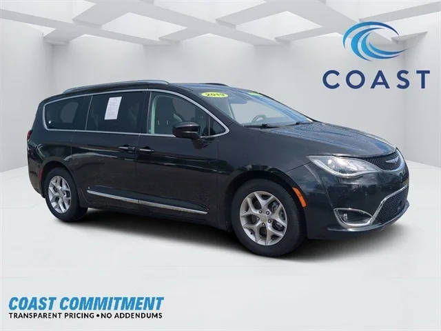 2019 Chrysler Pacifica Minivan Touring L Plus FWD photo