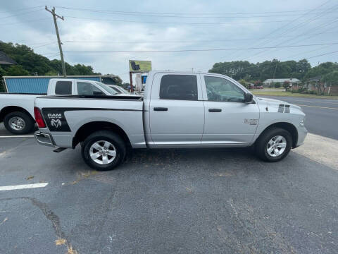 2019 Ram 1500 Express 4WD photo