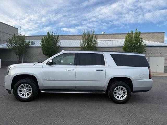 2017 GMC Yukon XL SLT 4WD photo