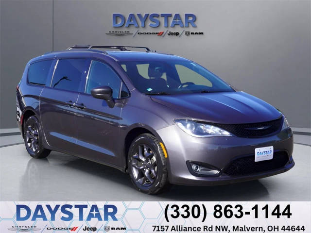 2019 Chrysler Pacifica Minivan Touring L Plus FWD photo