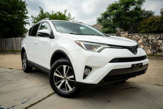 2018 Toyota RAV4 XLE FWD photo
