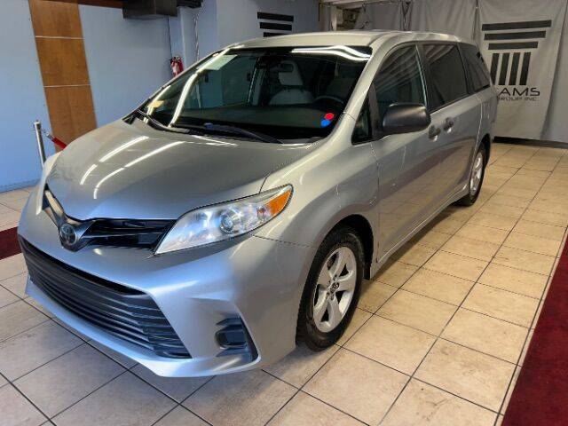 2019 Toyota Sienna L FWD photo