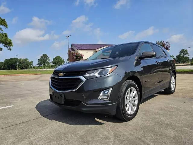 2019 Chevrolet Equinox LS FWD photo