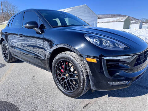 2018 Porsche Macan GTS AWD photo