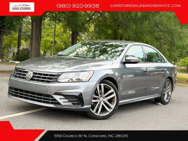 2018 Volkswagen Passat R-Line FWD photo