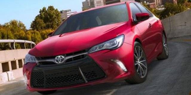 2015 Toyota Camry SE FWD photo