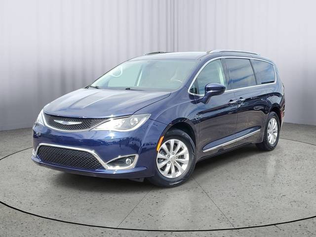 2019 Chrysler Pacifica Minivan Touring L FWD photo