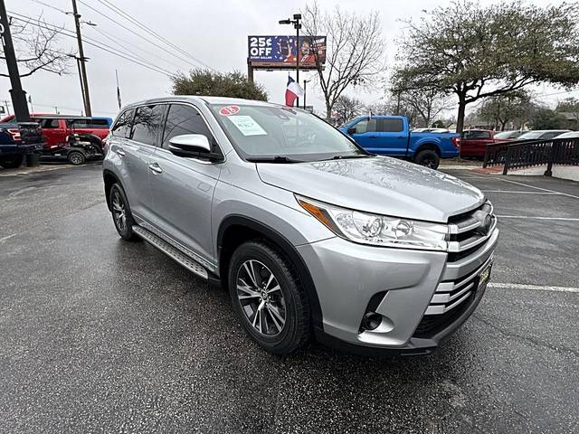 2018 Toyota Highlander LE FWD photo