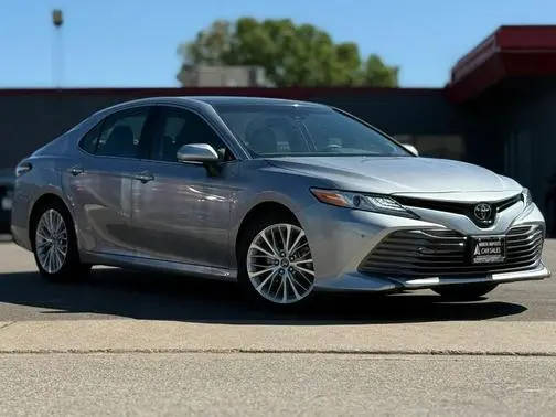 2018 Toyota Camry XLE FWD photo