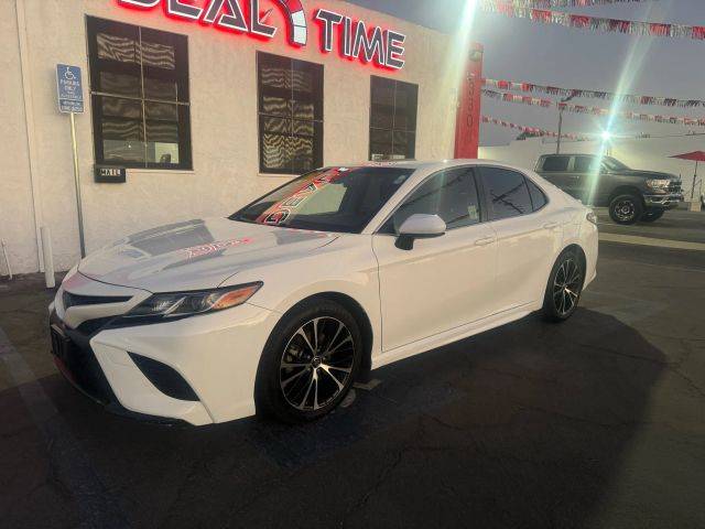 2018 Toyota Camry SE FWD photo