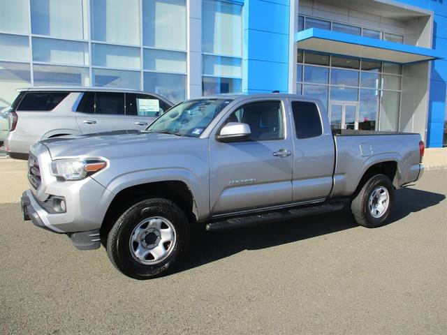 2018 Toyota Tacoma SR5 4WD photo