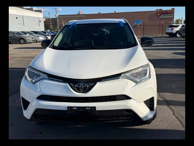 2018 Toyota RAV4 LE AWD photo