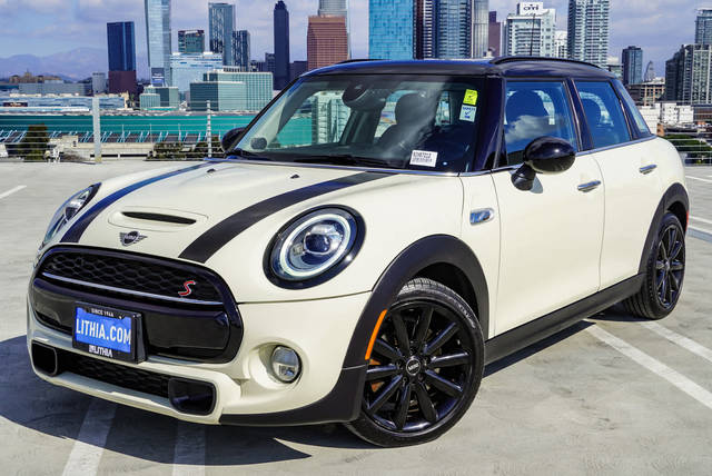 2019 MINI Hardtop 4 Door Cooper S FWD photo