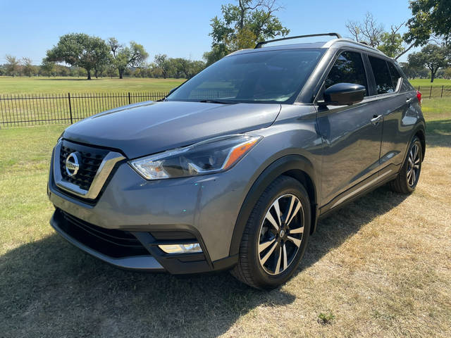 2018 Nissan Kicks SR FWD photo