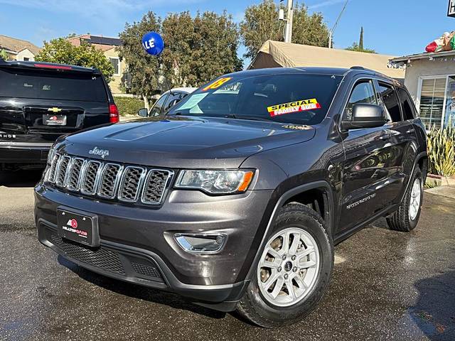 2018 Jeep Grand Cherokee Laredo E RWD photo