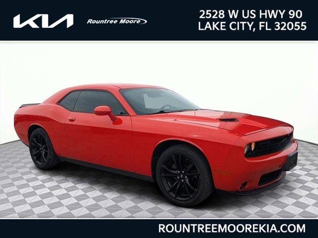 2018 Dodge Challenger SXT RWD photo