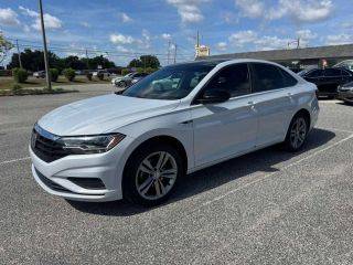 2019 Volkswagen Jetta R-Line FWD photo