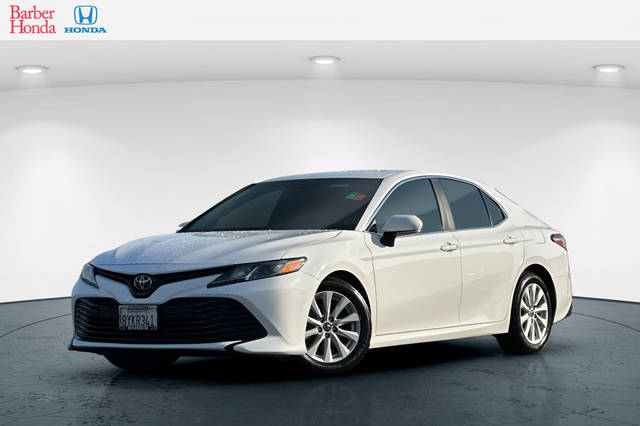 2018 Toyota Camry LE FWD photo