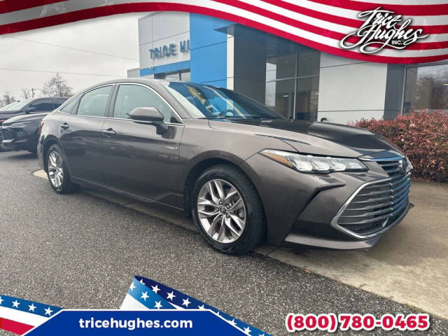 2019 Toyota Avalon Hybrid XLE FWD photo