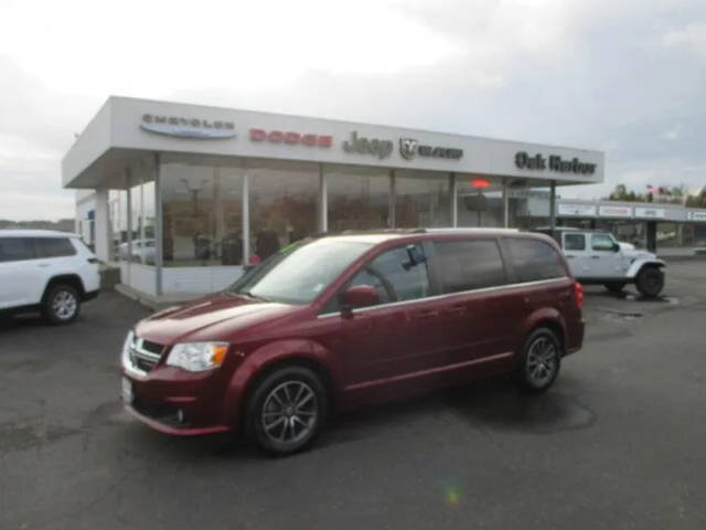 2017 Dodge Grand Caravan SXT FWD photo