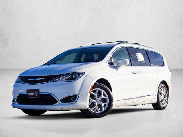 2019 Chrysler Pacifica Minivan Touring L FWD photo
