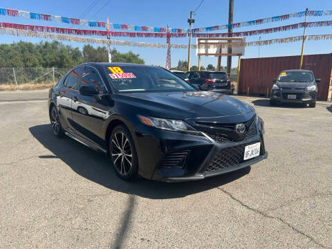 2018 Toyota Camry SE FWD photo