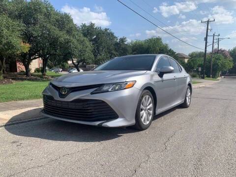 2018 Toyota Camry LE FWD photo
